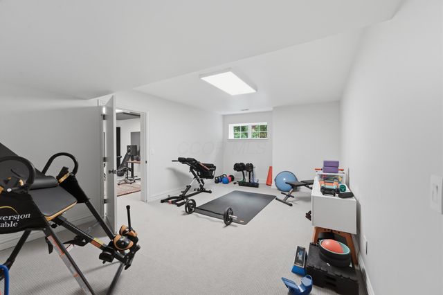 2950 Linkbury Lane, Upper Arlington, OH 43221