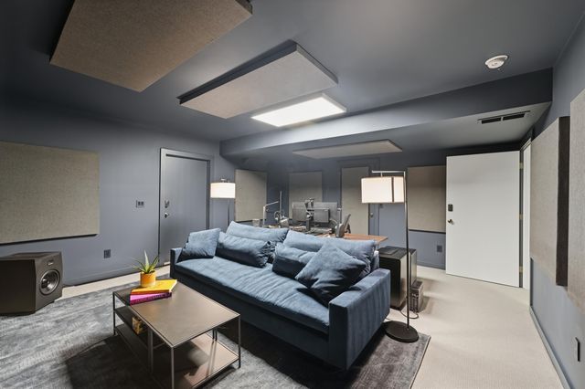 2950 Linkbury Lane, Upper Arlington, OH 43221