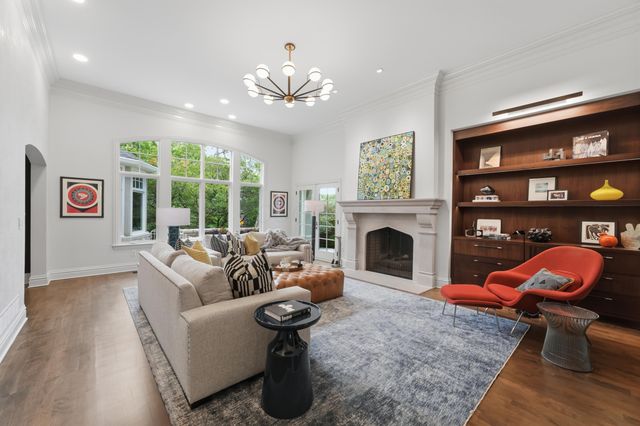 2950 Linkbury Lane, Upper Arlington, OH 43221
