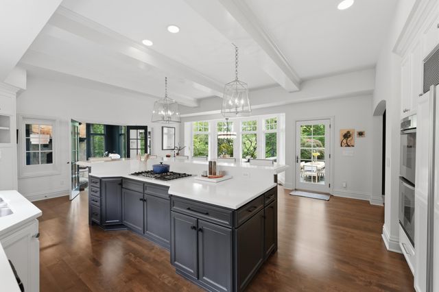 2950 Linkbury Lane, Upper Arlington, OH 43221