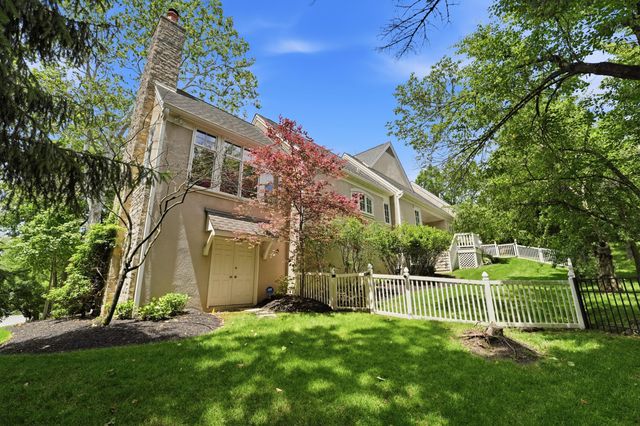 2950 Linkbury Lane, Upper Arlington, OH 43221