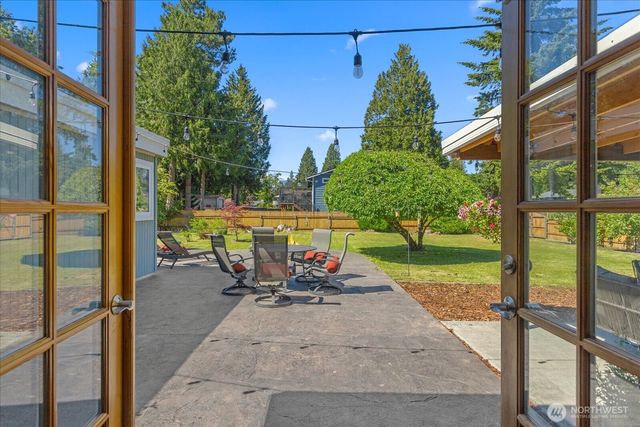 8119 190th Street SW, Edmonds, WA 98026