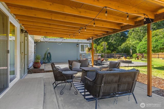 8119 190th Street SW, Edmonds, WA 98026