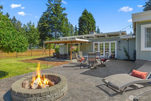 8119 190th Street SW, Edmonds, WA 98026