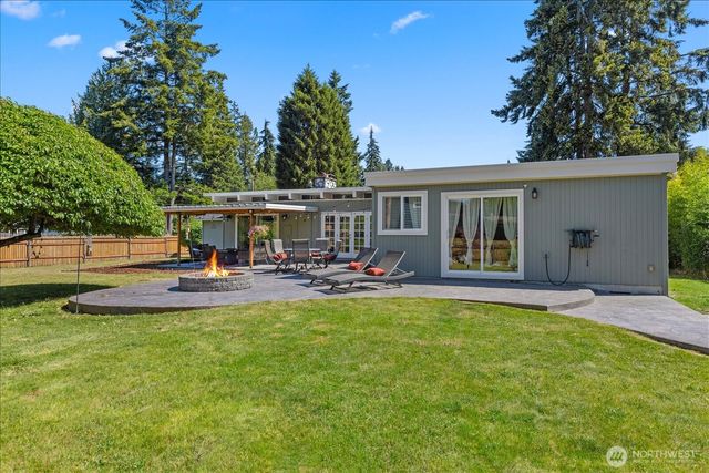 8119 190th Street SW, Edmonds, WA 98026