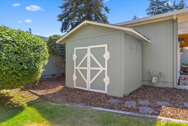 8119 190th Street SW, Edmonds, WA 98026