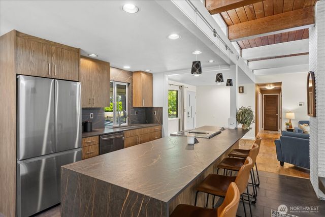 8119 190th Street SW, Edmonds, WA 98026