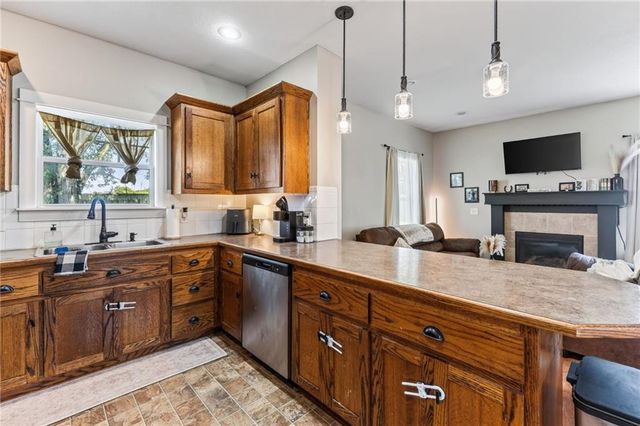 2000 Riverstone Drive, Excelsior Springs, MO 64024