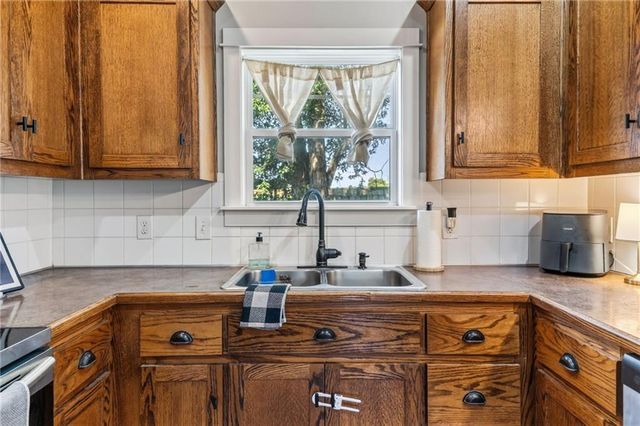 2000 Riverstone Drive, Excelsior Springs, MO 64024