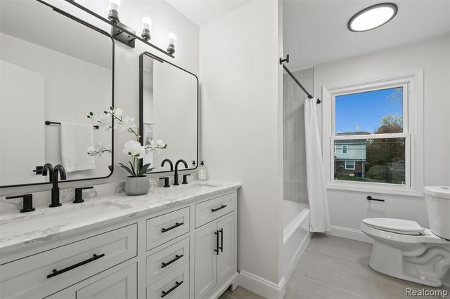 4603 Hedgewood Drive, Bloomfield Hills, MI 48301