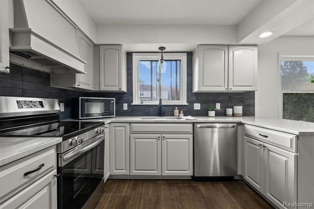 4603 Hedgewood Drive, Bloomfield Hills, MI 48301