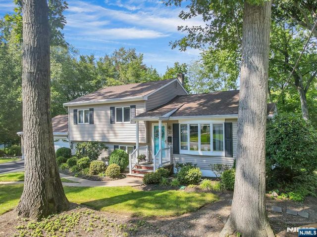 27 Mary Lane, Waldwick, NJ 07463
