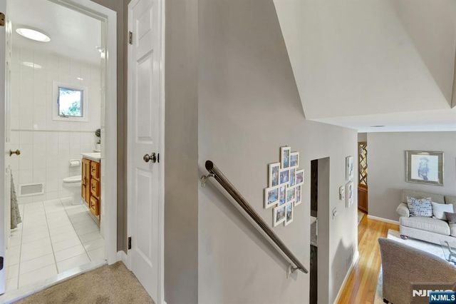 27 Mary Lane, Waldwick, NJ 07463