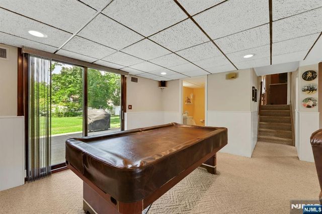 27 Mary Lane, Waldwick, NJ 07463