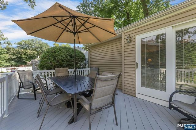 27 Mary Lane, Waldwick, NJ 07463