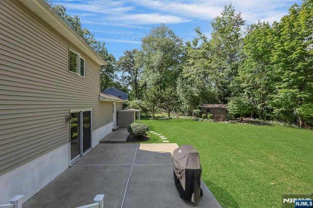 27 Mary Lane, Waldwick, NJ 07463
