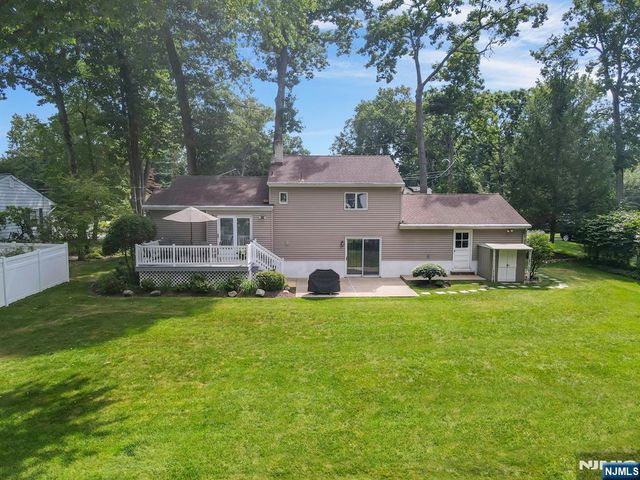 27 Mary Lane, Waldwick, NJ 07463