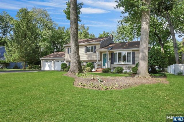 27 Mary Lane, Waldwick, NJ 07463