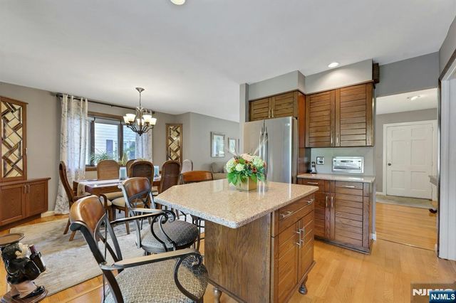 27 Mary Lane, Waldwick, NJ 07463