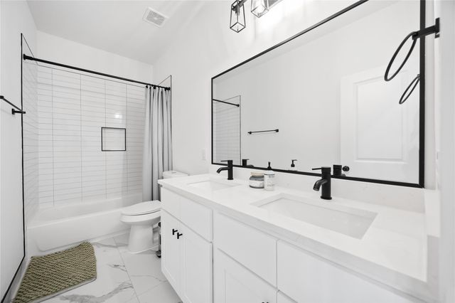 5702 Breland Street D, Houston, TX 77016