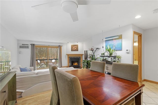 7 Wake Robin Road 1604, Lincoln, RI 02864
