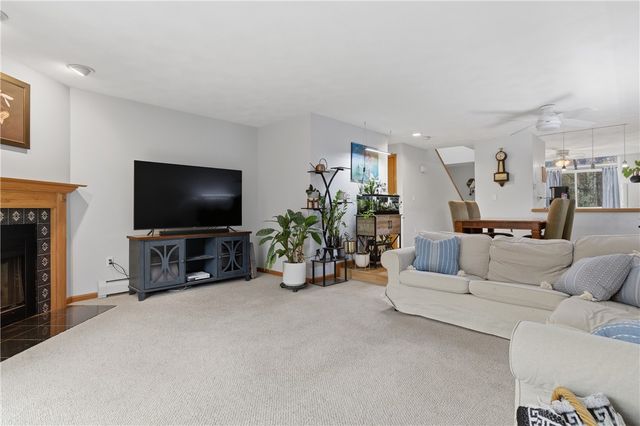 7 Wake Robin Road 1604, Lincoln, RI 02864