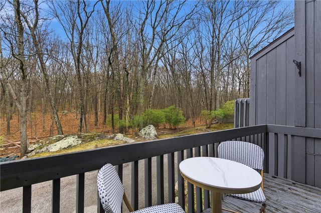 7 Wake Robin Road 1604, Lincoln, RI 02864