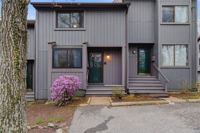 7 Wake Robin Road 1604, Lincoln, RI 02864