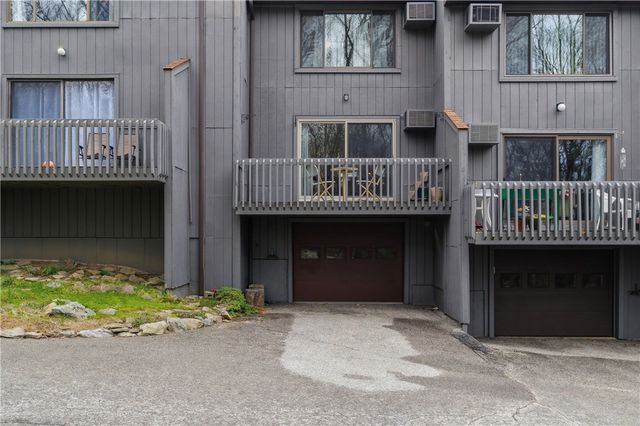 7 Wake Robin Road 1604, Lincoln, RI 02864