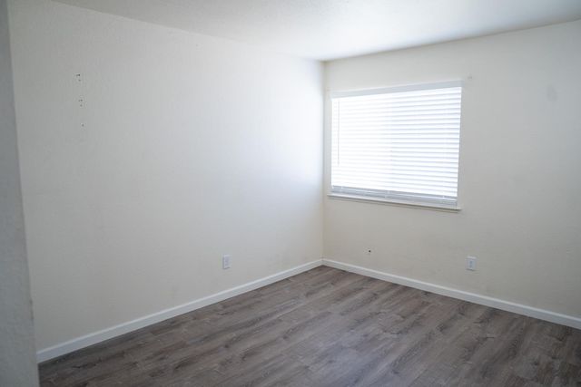 8013 Skywoods Way, Sacramento, CA 95828