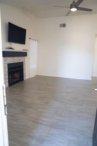 8013 Skywoods Way, Sacramento, CA 95828