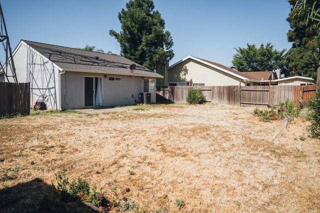 8013 Skywoods Way, Sacramento, CA 95828