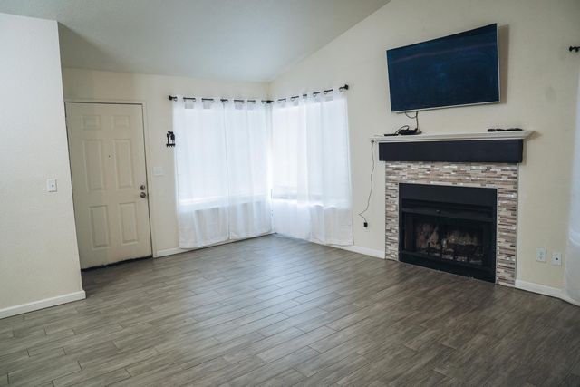 8013 Skywoods Way, Sacramento, CA 95828