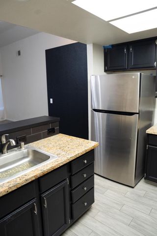 8013 Skywoods Way, Sacramento, CA 95828