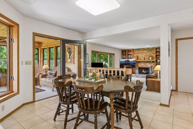 156 Red Oaks Drive, Vadnais Heights, MN 55127