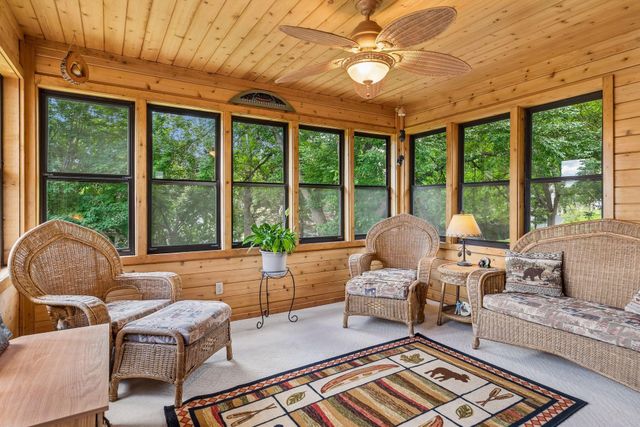 156 Red Oaks Drive, Vadnais Heights, MN 55127