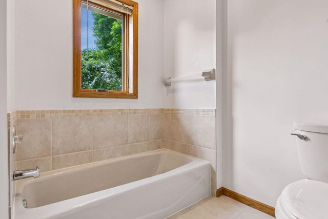 156 Red Oaks Drive, Vadnais Heights, MN 55127