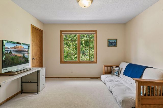 156 Red Oaks Drive, Vadnais Heights, MN 55127