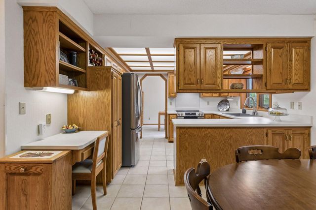 156 Red Oaks Drive, Vadnais Heights, MN 55127