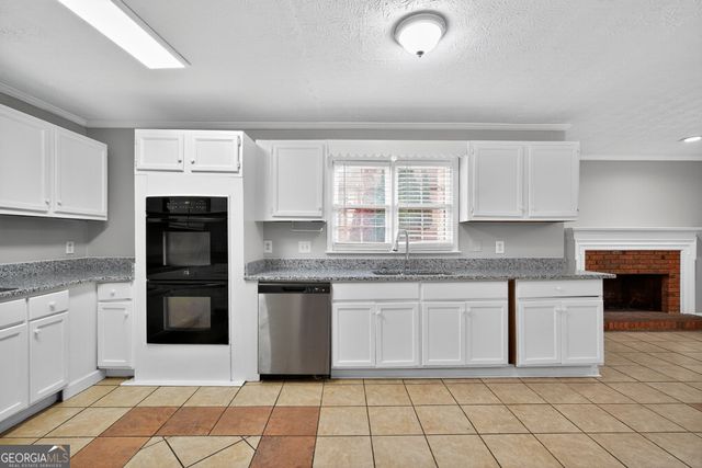 1406 Crooked Tree Circle, Stone Mountain, GA 30088