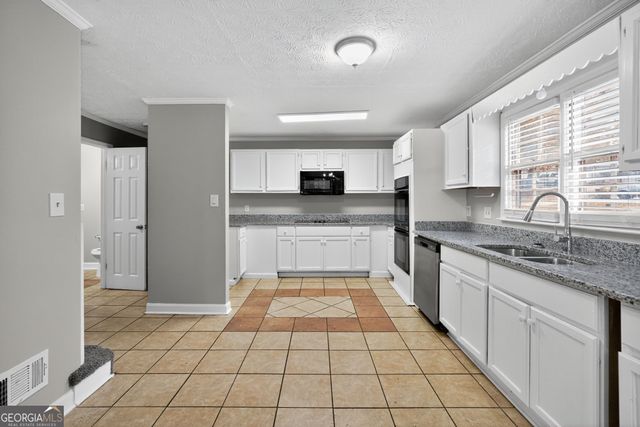 1406 Crooked Tree Circle, Stone Mountain, GA 30088