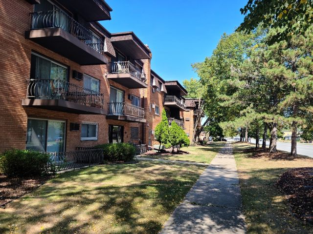 18550 S Torrence Avenue 23, Lansing, IL 60438