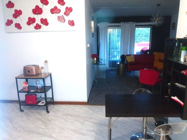18550 S Torrence Avenue 23, Lansing, IL 60438