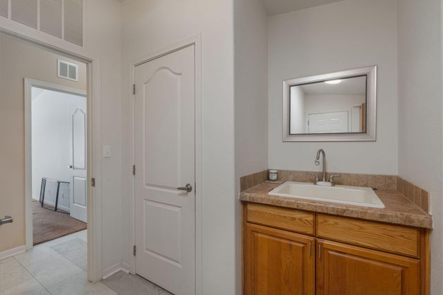 303 Sunrise Bluffs Drive, Belen, NM 87002