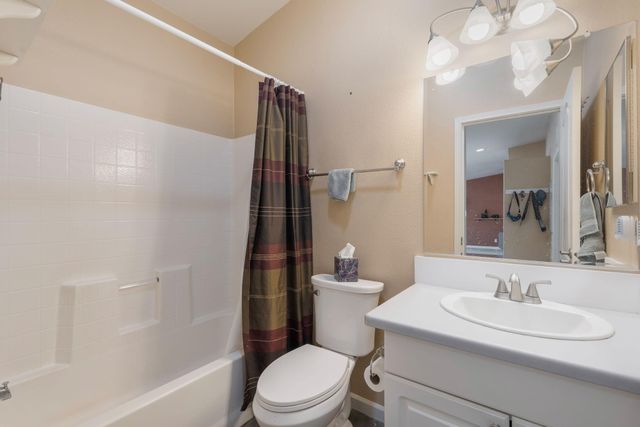 303 Sunrise Bluffs Drive, Belen, NM 87002