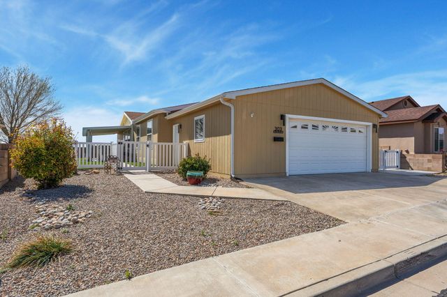 303 Sunrise Bluffs Drive, Belen, NM 87002