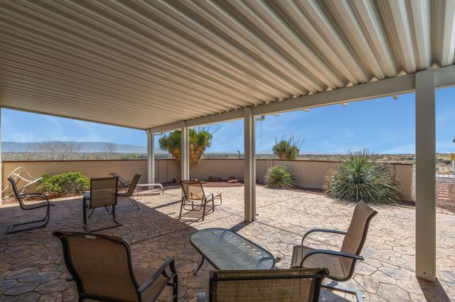 303 Sunrise Bluffs Drive, Belen, NM 87002