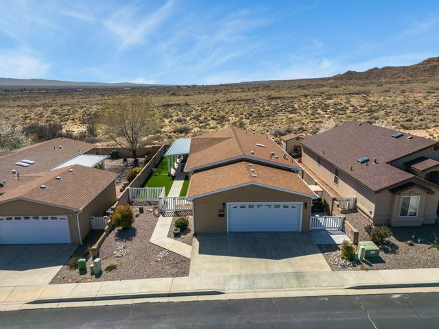 303 Sunrise Bluffs Drive, Belen, NM 87002