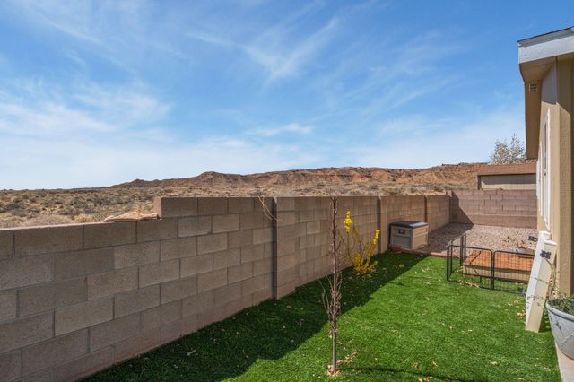 303 Sunrise Bluffs Drive, Belen, NM 87002