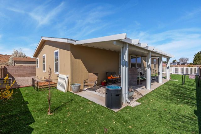 303 Sunrise Bluffs Drive, Belen, NM 87002